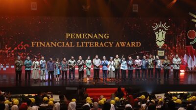 Konsisten Edukasi Keuangan Generasi Muda, bjb Raih Dua Penghargaan Financial Literacy Award dari OJK