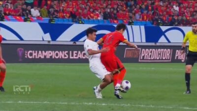 China Kalahkan Indonesia 2-1