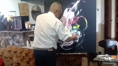 Di Australia Kanvas Kosong Revki Laku Terjual, Apalagi Ada Lukisannya