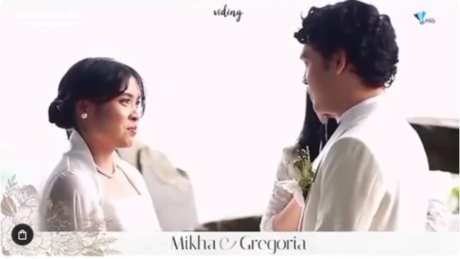 Gregoria dan Mikha Bulan Madu