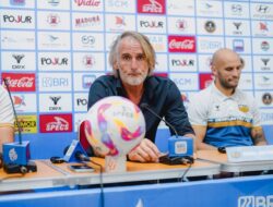 Dewa United Hitung Peluang Geser Persib