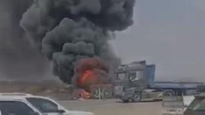 Bus Jemaah Umrah Terguling dan Terbakar Usai Nabrak Jeep, Enam Meninggal