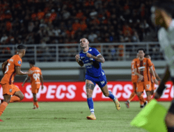 Hattrick Peralta Dihadang, Sundulan Franca Selamatkan Persib dari Kekalahan