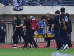 Dua Ruas Tulang Rusuk Sebelah Kiri Jupe Patah, di Laga Kontra Port FC