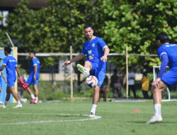 Laga Kontra Persebaya, Haye dan Eliano Berpeluang Debut Bersama Persib