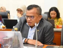 Soal Segel Wisata Puncak dan PHK Massal, DPR Minta Presiden Prabowo Turun Tangan