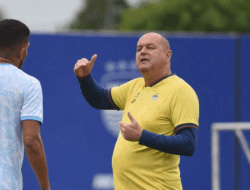 Coach Bojan : Kurzawa dan Dion Harus Bisa Menambal Kekuatan Lini Belakang