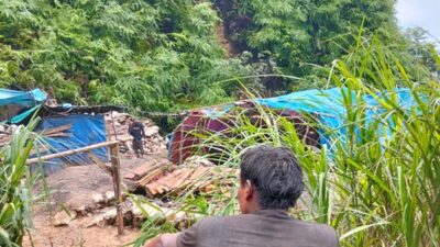 Dahaga di Perut Bumi : Menambang Emas, Pertaruhkan Nyawa di Bulan Suci