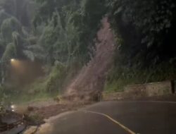 Materal Longsor Disingkirkan, Akses Jalan Cadas Pangeran Secara Terbatas Dibuka