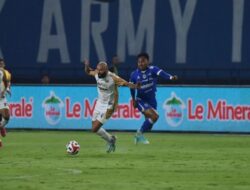 Persib Bersiap Menghadapi Tantangan Dewa United, Reijnders Waspadai Jenner