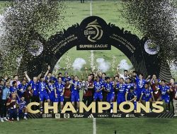 Selain Cetak Sejarah, Persib Panen Penghargaan Juga, Bojan Hattrick Pelatih Terbaik