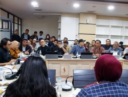 Persoalan Mendasar Belum Selesai, Ono Desak Farhan Moratorium Revitalisasi Pasar Ciroyom